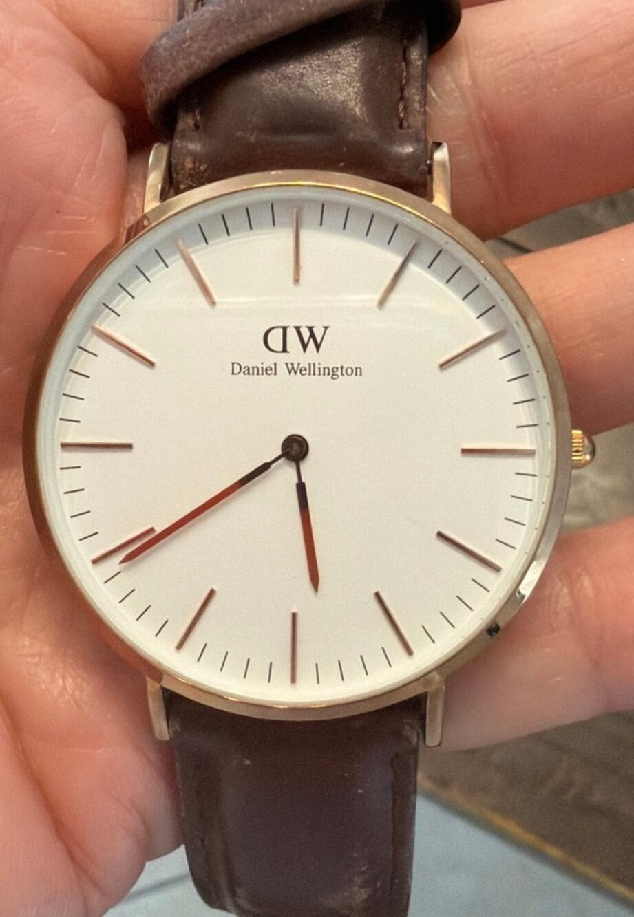 Daniel Wellington Watch Rose Gold Tone White Dial Brown Strap Not Working